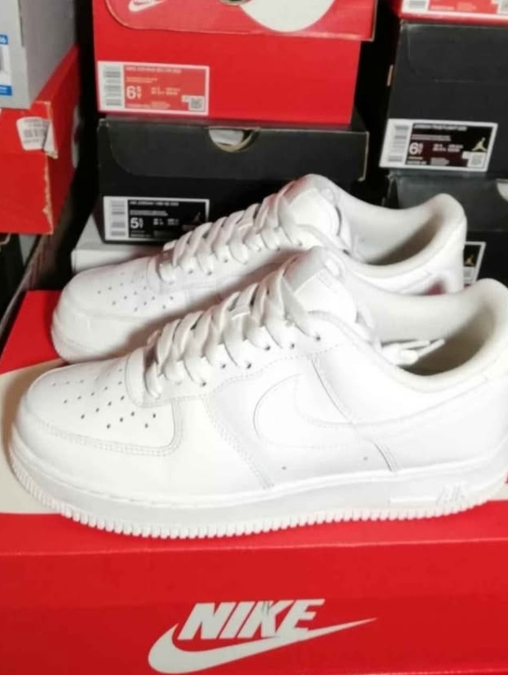 NIKE AIR FORC1 WOMEN US SIZE 8.5 GREAT COND